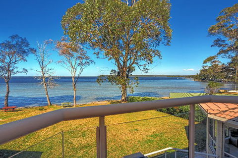 Adrift Retreat St. Georges Basin Waterfront Home - Accommodation BNB 5