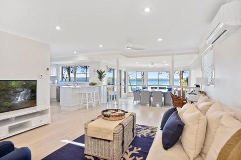Adrift Retreat St. Georges Basin Waterfront Home - Accommodation BNB 1
