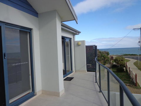 The Beach Villa Bunbury - Accommodation BNB 2