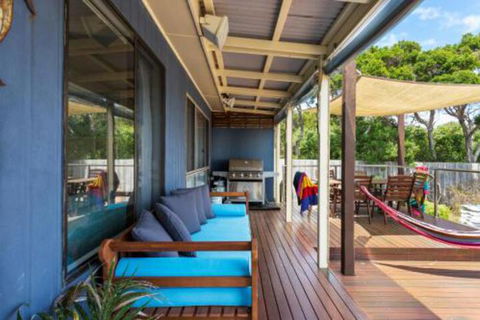 All Decked Out - Accommodation BNB 7