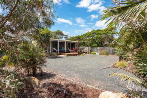 All Decked Out - Accommodation BNB 5
