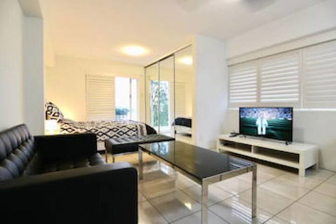 Modern Studio Apartment With Pool & Amazing Views - Accommodation BNB 0