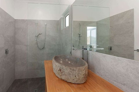 The Lookout - Accommodation BNB 7
