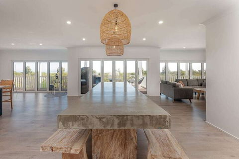 The Lookout - Accommodation BNB 5