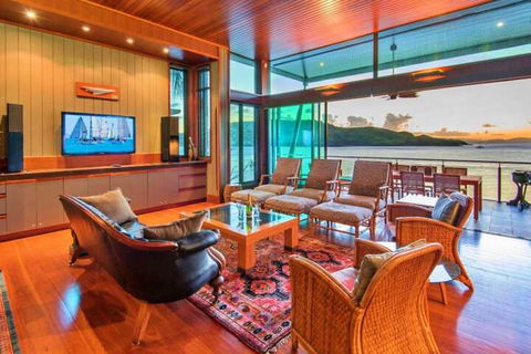 Yacht Club 19 Bijou De Mer 2 Buggies - Accommodation BNB 7