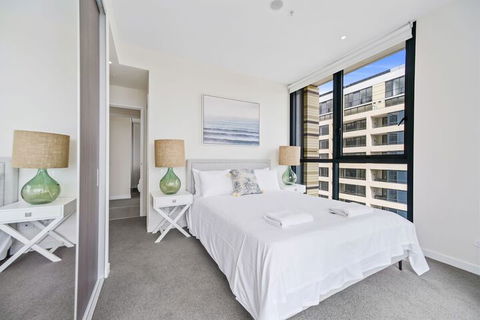 HomeHotel Ultra Luxury 2 Bedroom Next To Mall & Train - Accommodation BNB 2