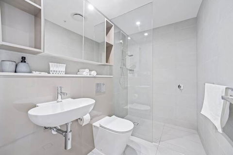 HomeHotel Ultra Luxury 2 Bedroom Next To Mall & Train - Accommodation BNB 5
