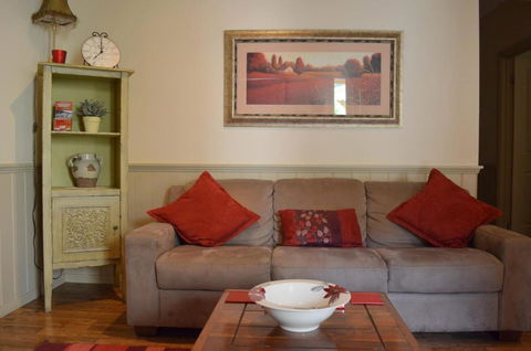 Autumn Affair Cottage 5 - Accommodation BNB 3