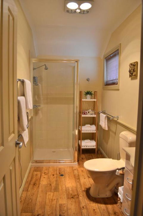 Autumn Affair Cottage 5 - Accommodation BNB 4