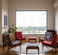 Five Bed Five Bath Five Star View 2 Mins to CBD Wentworth Estate - Accommodation BNB