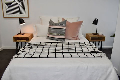 Brand New 2 Bed Apartment With Stunning City Views - Accommodation BNB 7
