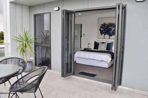 Brand New 2 Bed Apartment With Stunning City Views - Accommodation BNB 4