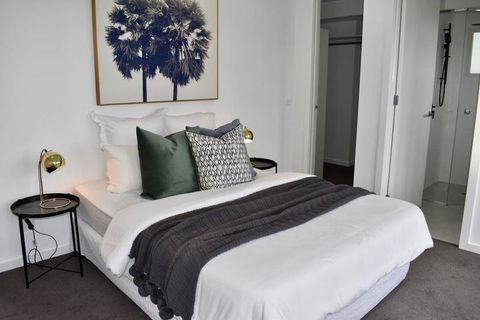 Brand New 2 Bed Apartment With Stunning City Views - Accommodation BNB 3