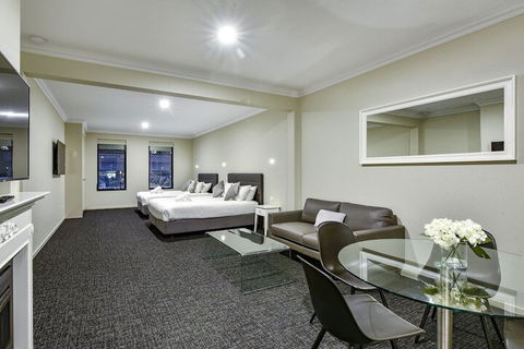 Aloha Central Premium Studios - Accommodation BNB 2
