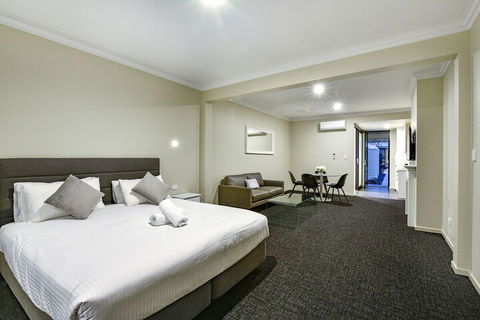 Aloha Central Premium Studios - Accommodation BNB 5