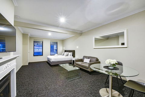 Aloha Central Premium Studios - Accommodation BNB 3