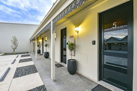 Aloha Central Premium Studios - Accommodation BNB 1
