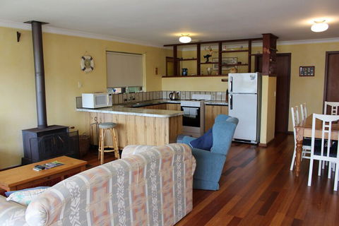 Jen's Beach House - Accommodation BNB 4