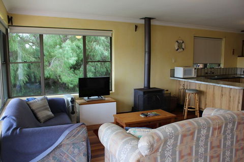 Jen's Beach House - Accommodation BNB 1