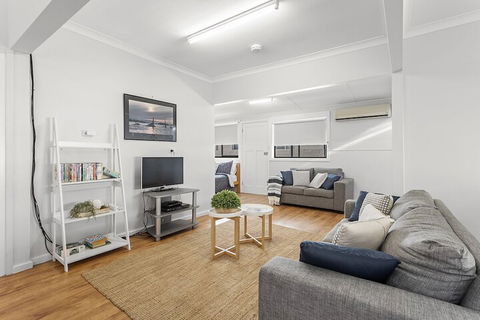Victoria Parade 29B - Accommodation BNB 4