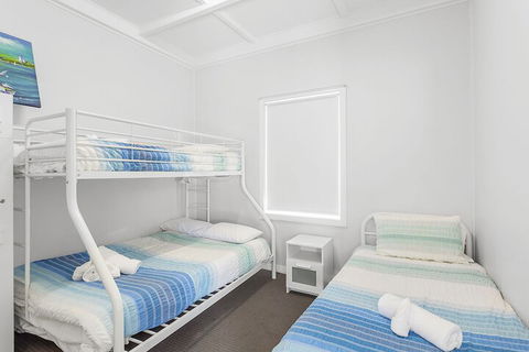 Victoria Parade 29A - Accommodation BNB 4