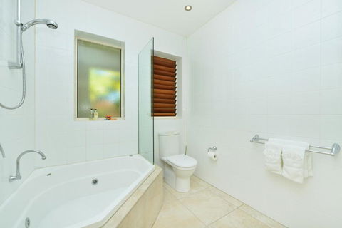 Villa Frangipani - Accommodation BNB 6