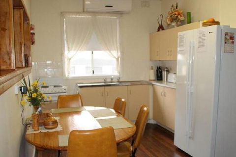 Explorers Holiday House - Accommodation BNB 3