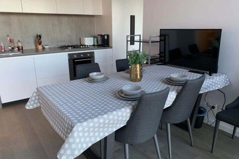 Avant Garde Living In The Heart Of The City - Accommodation BNB 7