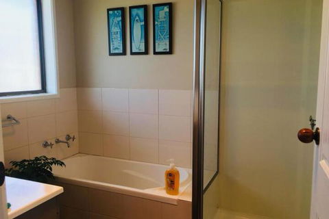 QUEEN BEDROOM FRIENDLY HOME PORTLAND - Accommodation BNB 3