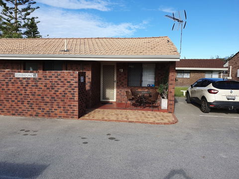 Ocean Beach Chalet 18 - Accommodation BNB 5