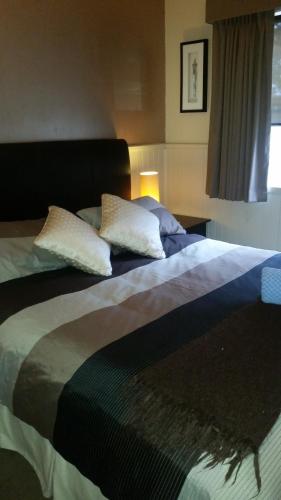 About Time Retreats Studio Three - Accommodation BNB 6