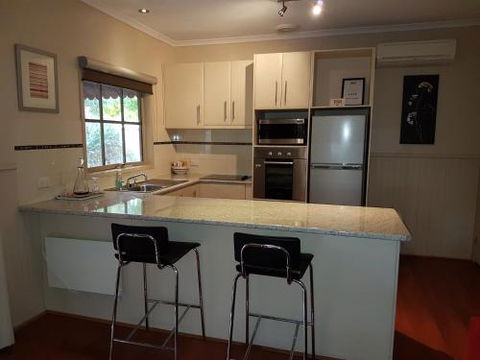About Time Retreats Studio Three - Accommodation BNB 2