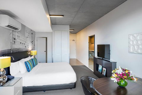 Apartments At 350 William - Accommodation BNB 1