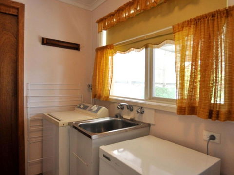 RETRO RETREAT INLET SIDE - Accommodation BNB 4