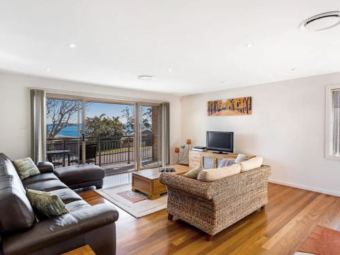 Bay View At 39 Thurlow Walk To Dutchies Beach - Accommodation BNB 2