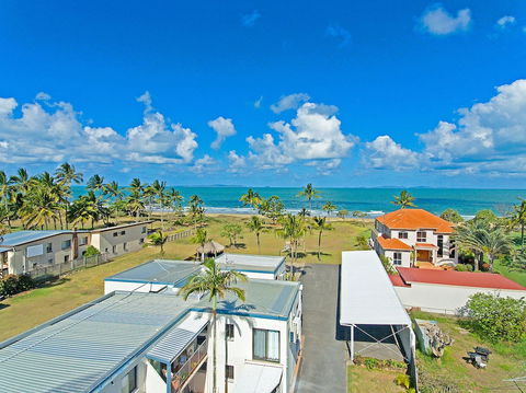 Driftwood On The Beach - Accommodation BNB 0