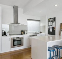 LOUTTIT BAY APARTMENT 2 Main Street with wifi  views - Accommodation BNB