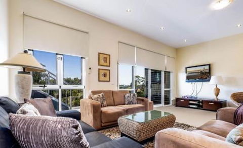 COASTAL SOUL VILLA At BROADBEACH - Accommodation BNB 5
