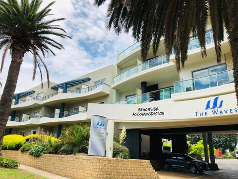Stylish Island Getaway BEACHFRONT APARTMENT - Accommodation BNB 3