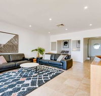 Sapphire Seas Beach House - Accommodation BNB