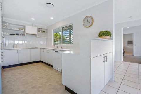 Expansive Ocean Views Sunrise Beach - Accommodation BNB 6