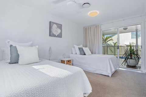 Expansive Ocean Views Sunrise Beach - Accommodation BNB 2