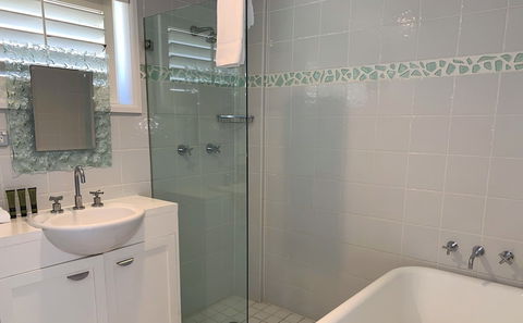 Bondi 2 Bedroom Bondi & Tamarama Views - Accommodation BNB 4