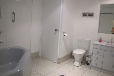 Apollo Apartments - Accommodation BNB 5