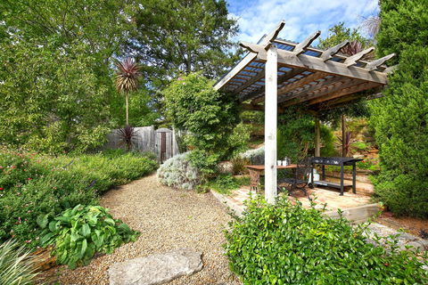Hills Havens Cottages - Accommodation BNB 2