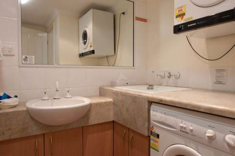 Mid City Luxury Suites - Accommodation BNB 4