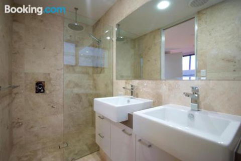 Villa One On Murphy Luxury Holiday Villa - Accommodation BNB 3