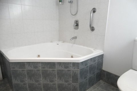 MAS Country Colonial Motor Inn - Accommodation BNB 6