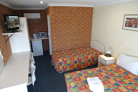 MAS Country Colonial Motor Inn - Accommodation BNB 3