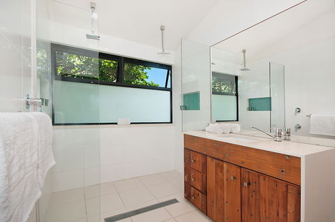 A PERFECT STAY - The Hawk At Wategos - Accommodation BNB 4